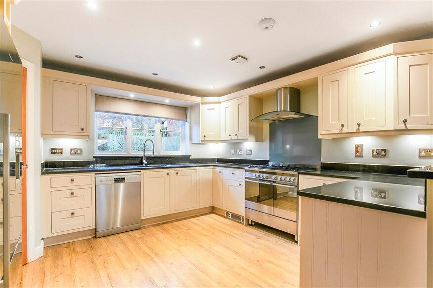 Additional image 32 of Crabtree Lane, Harpenden, AL5