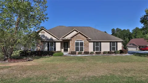 182 Lee Road 2180, Phenix City, AL 36870