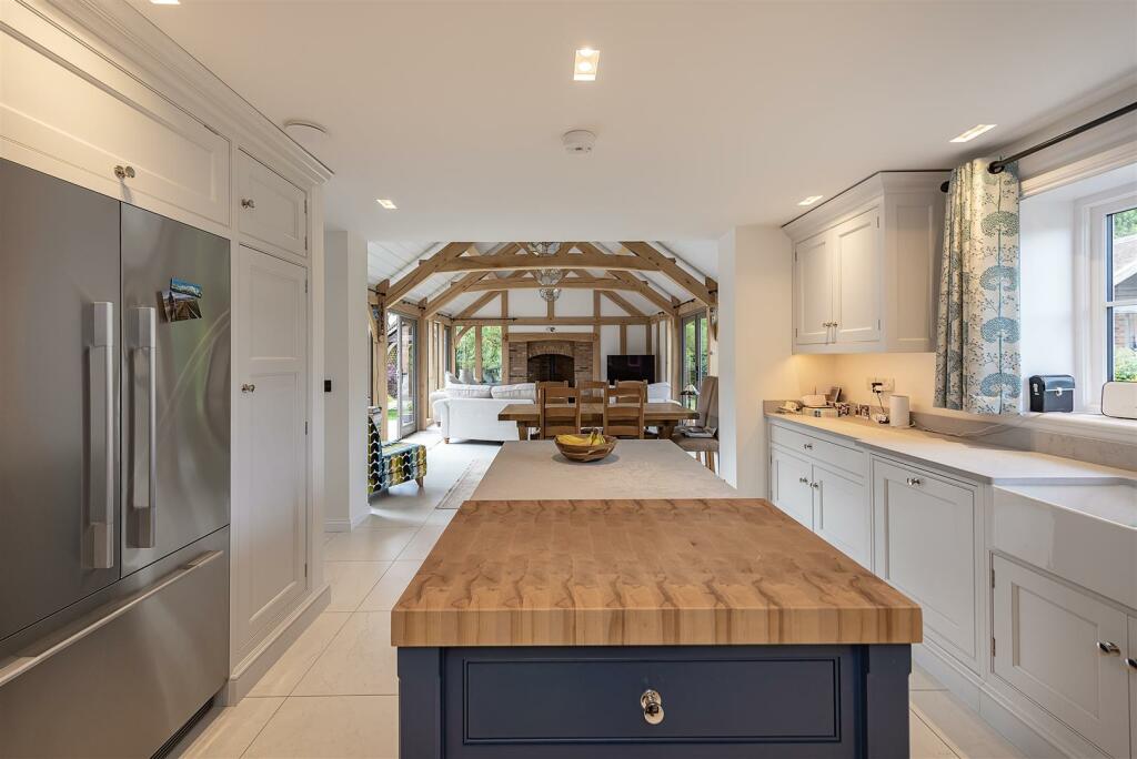 Additional image 4 of Mackerye End, Harpenden