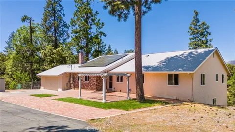 5750 Glacier Point Pt, Mariposa, CA 95338