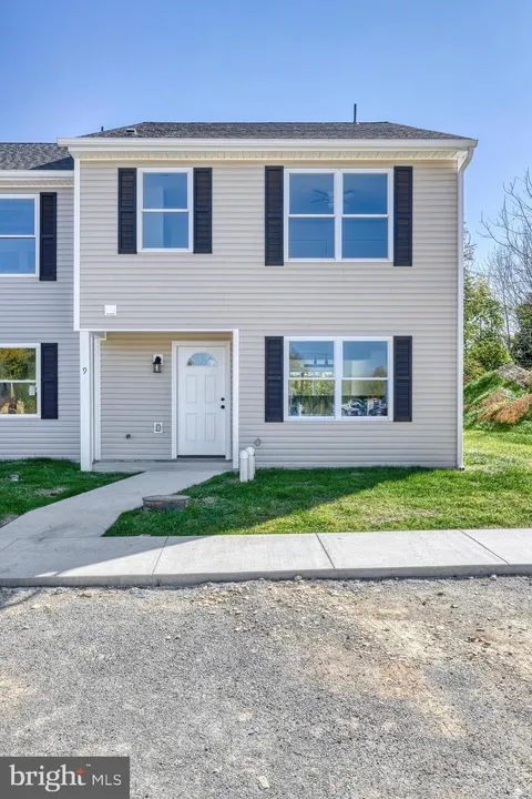 1885 Stoverstown Road Unit 9, Spring Grove, PA 17362