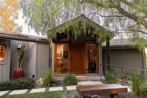3653 Willowcrest Avenue, Studio City, CA 91604