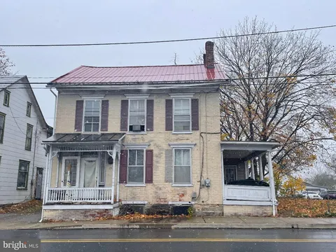 16 W Main Street, Arendtsville, PA 17303