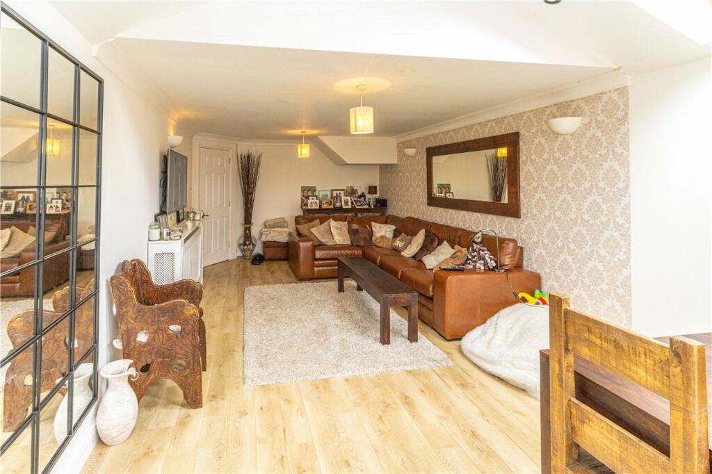 Additional image 9 of Magnolia Close, Park Street, St. Albans, Hertfordshire