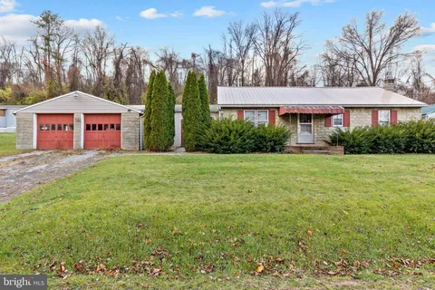 62 Chestnut Ridge Road, Mc Veytown, PA 17051