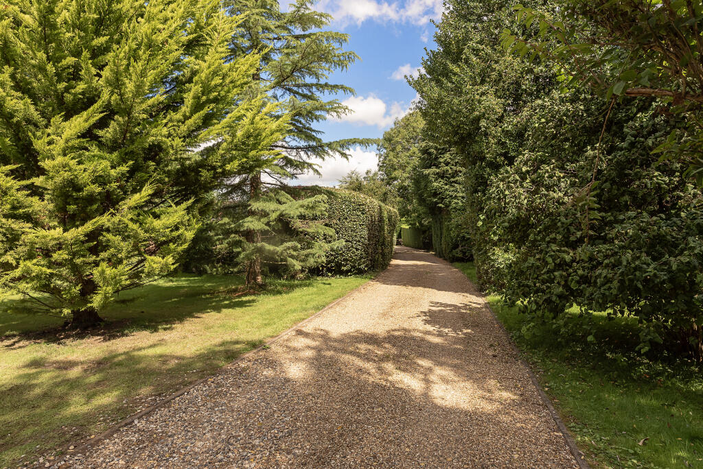 Additional image 23 of Holly Lane, Harpenden, AL5