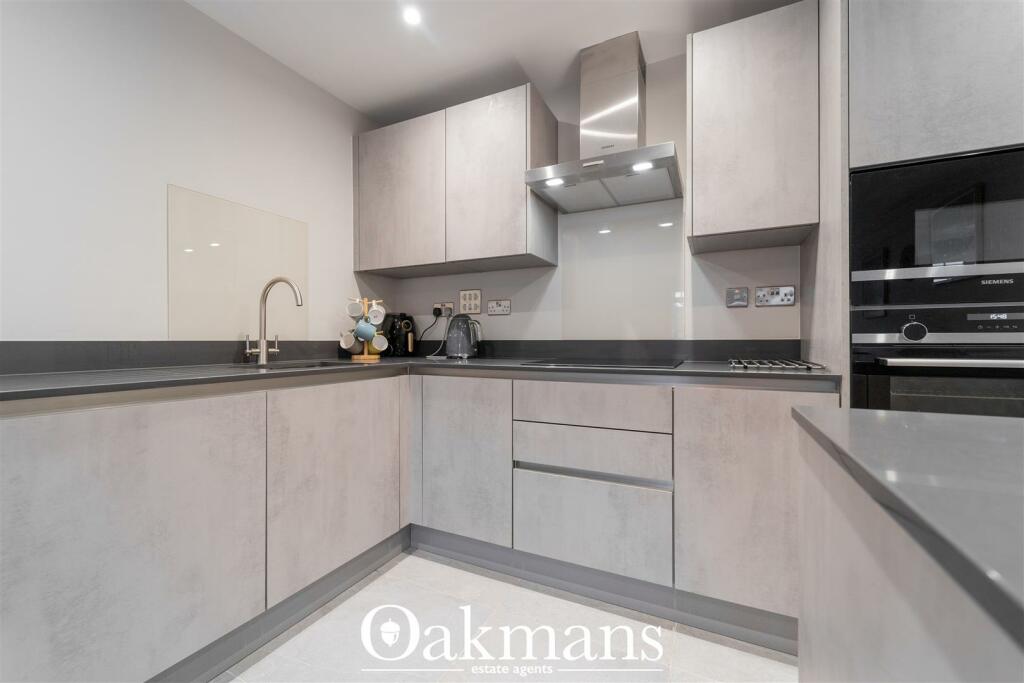 Additional image 5 of Oakview, Wake Green Road, B13