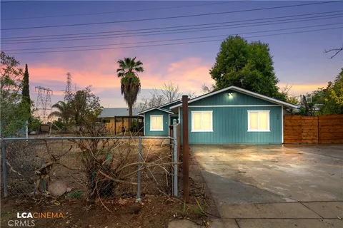 Primary image of 690 Brentwood Drive, Bakersfield, CA 93306
