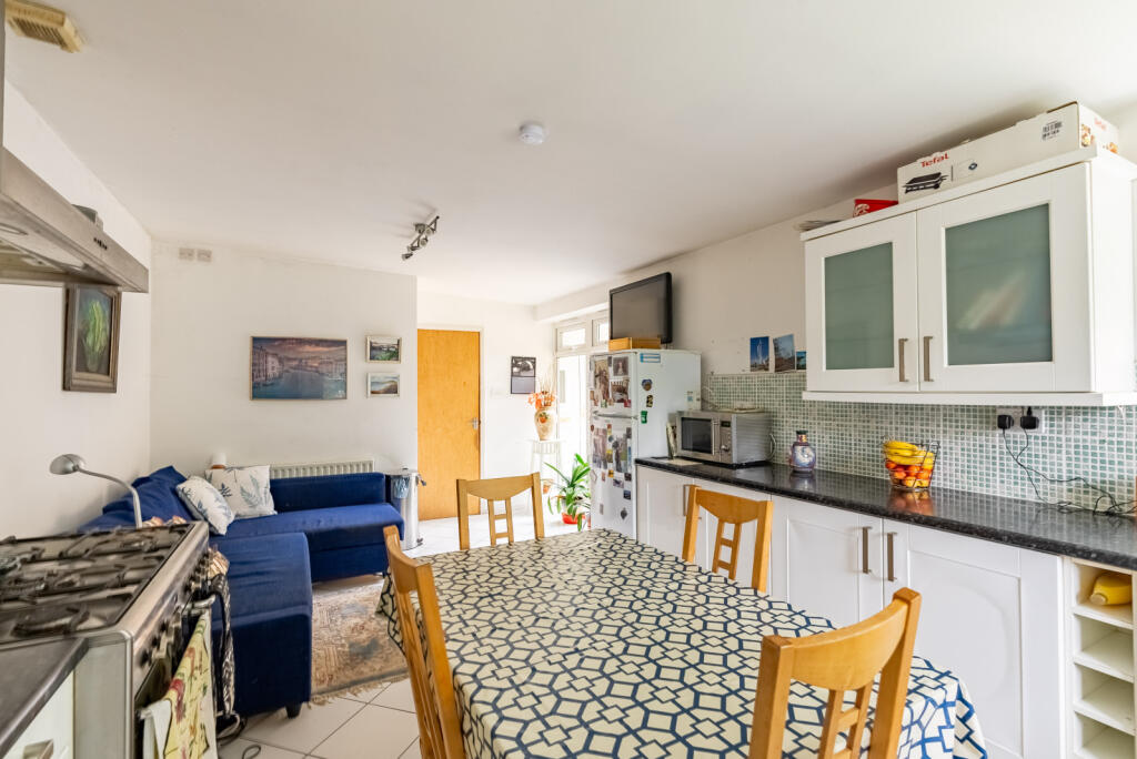 Additional image 6 of Batchwood Gardens, St. Albans, Hertfordshire, AL3