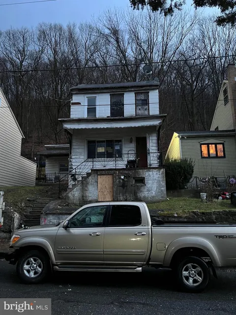 328 W Savory Street, Pottsville, PA 17901