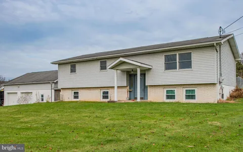 168 Mackeyville Road, Mill Hall, PA 17751