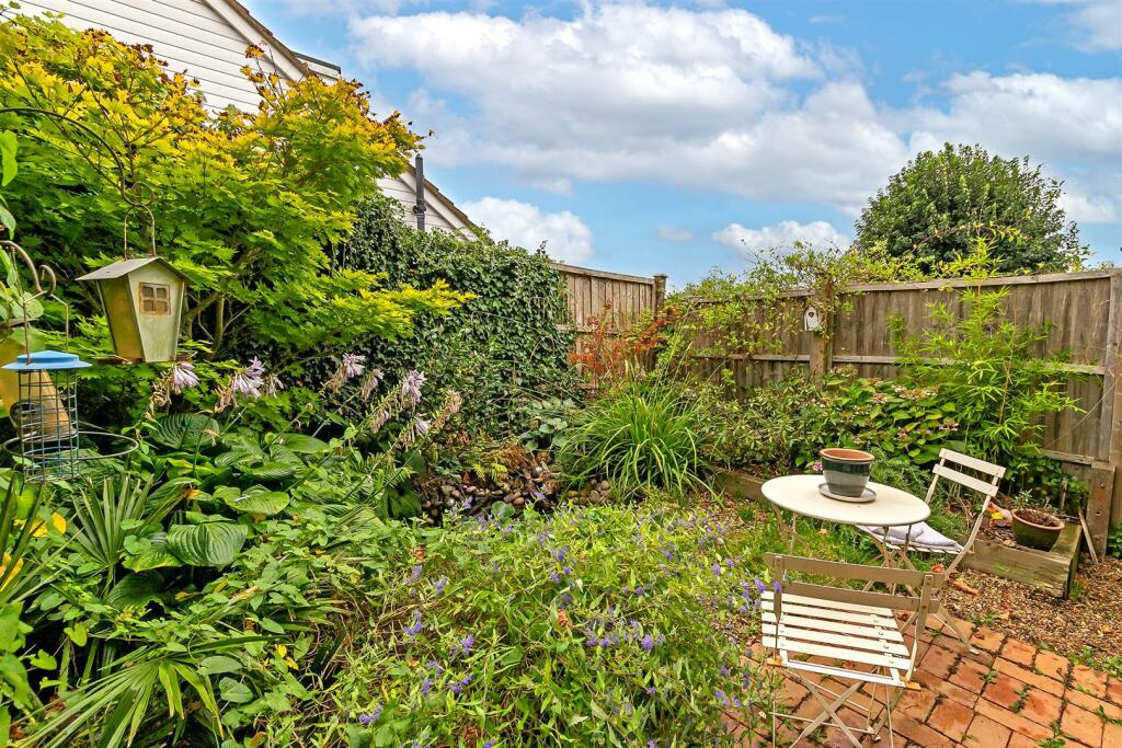 Additional image 31 of Roe Green Close, Hatfield