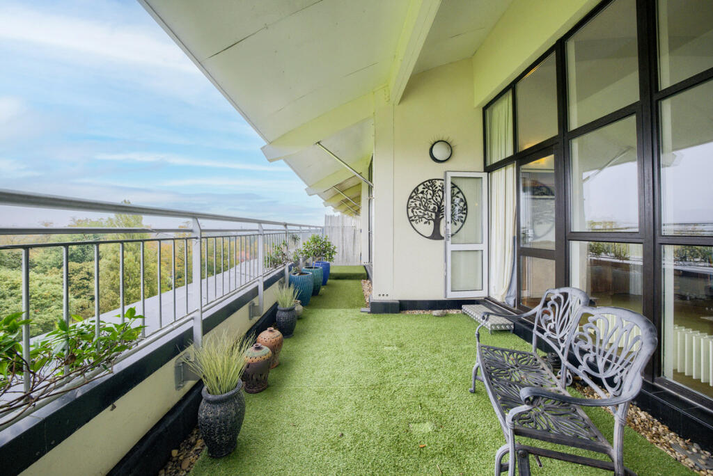 Additional image 4 of PENTHOUSE, Britannic Park, Moseley