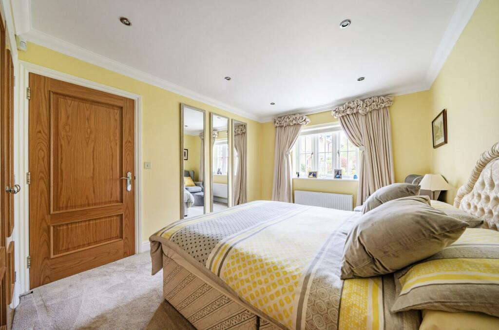 Additional image 10 of Essendon