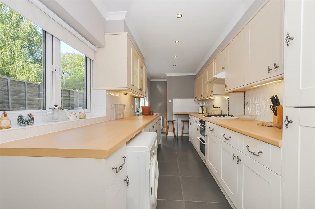 Additional image 4 of 2 Railway Cottages, Station Road, Bricket Wood, St. Albans