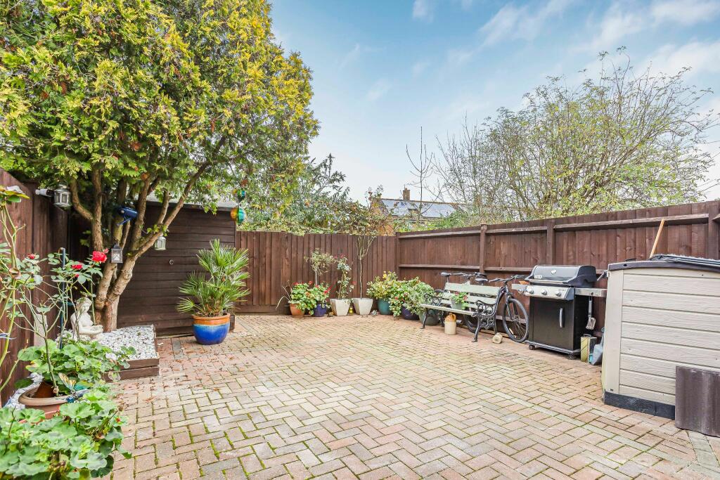 Additional image 12 of Vincenzo Close, Welham Green, AL9