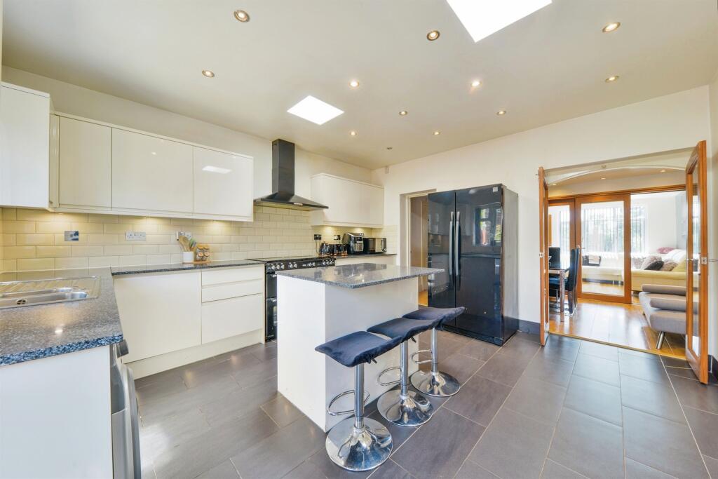 Additional image 4 of Howland Garth, ST. ALBANS