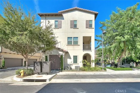 877 Orchid Way Unit A, Azusa, CA 91702