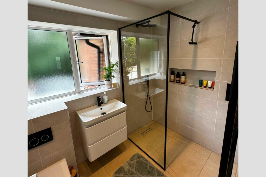 Additional image 12 of Drakes Drive, St. Albans, AL1