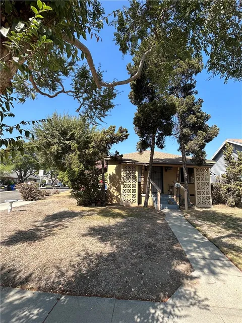 551 W Crescent Drive, Azusa, CA 91702
