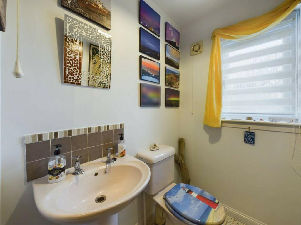 Additional image 11 of Victoria Gardens, Banff, AB45