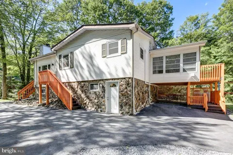 316 Sidney Avenue, Pocono Summit, PA 18346