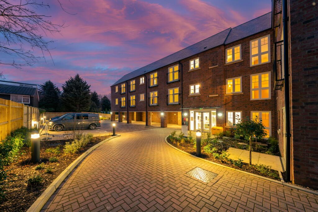 Additional image 7 of Great North Road, Hatfield, Hertfordshire, AL9