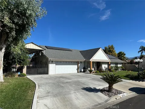 26650 E Del Rosa Dr, Hemet, CA 92544