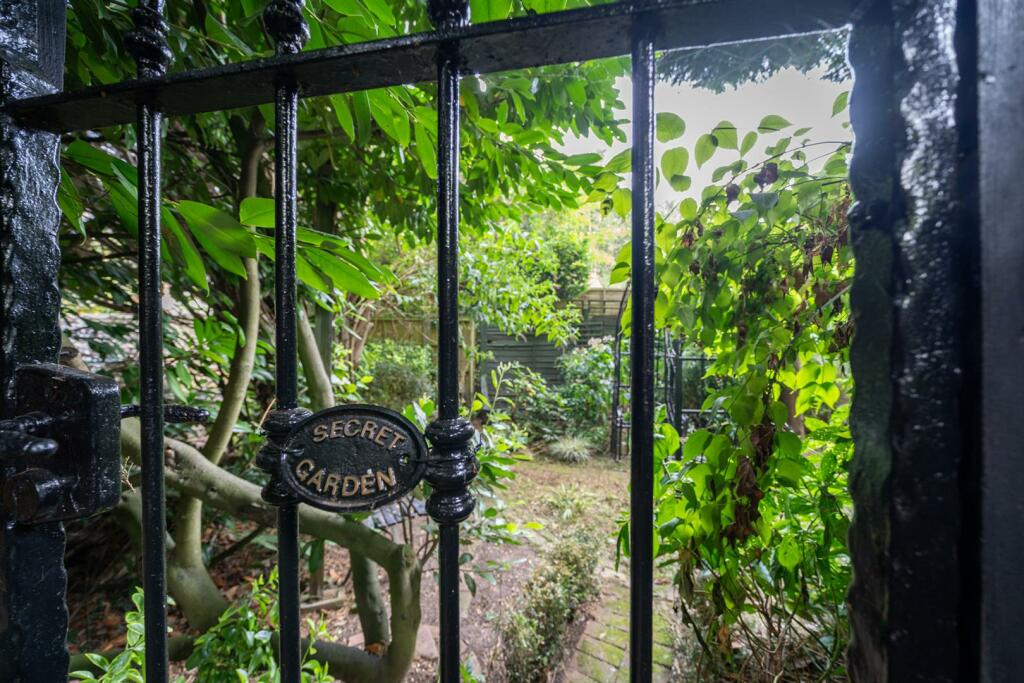 Additional image 35 of Mile House Lane, St Albans