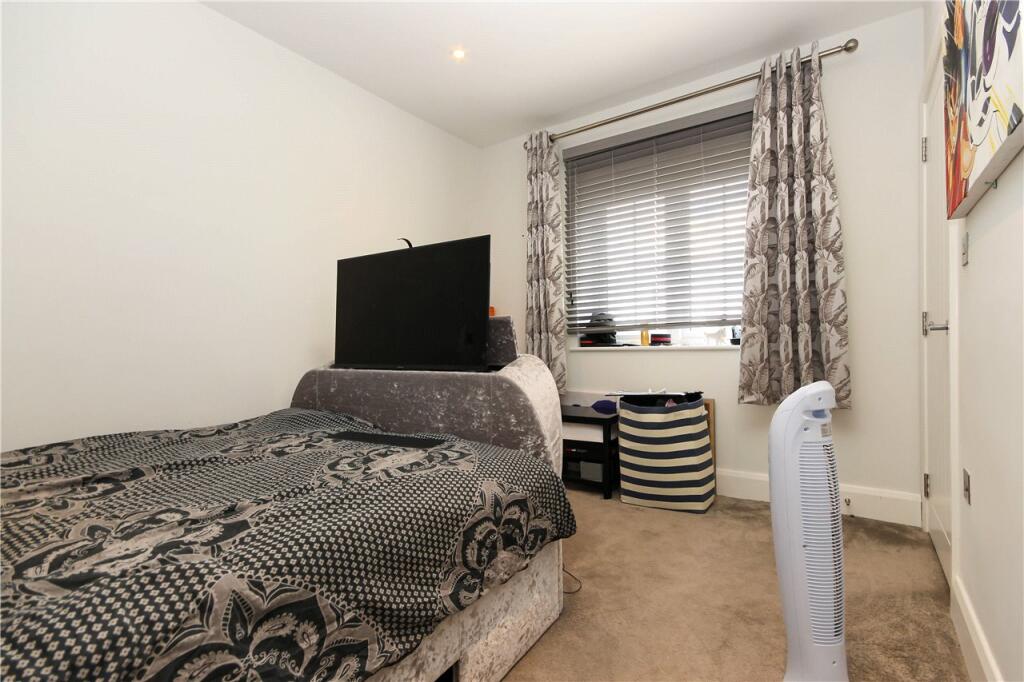 Additional image 8 of Crescent Gardens, St. Albans, Hertfordshire, AL4