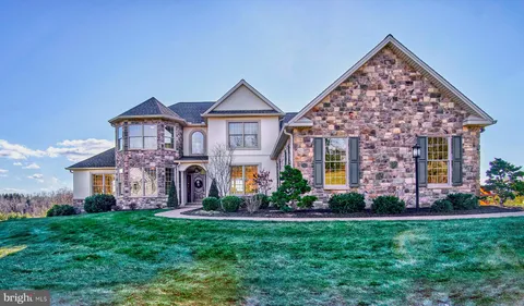 315 Pennington Drive, Mechanicsburg, PA 17055