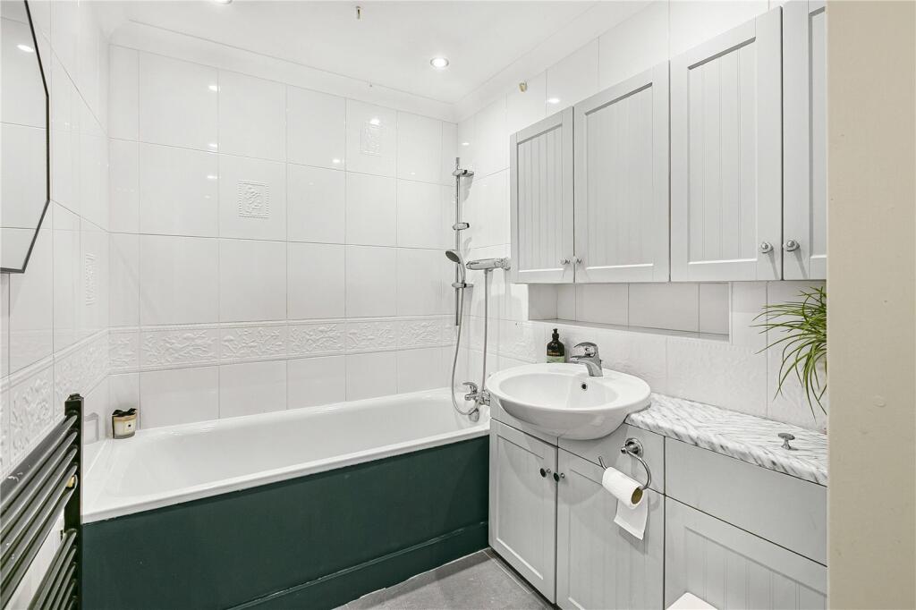 Additional image 21 of Mymms Drive, Brookmans Park, Hertfordshire, AL9