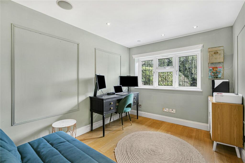 Additional image 7 of Mymms Drive, Brookmans Park, Hertfordshire, AL9