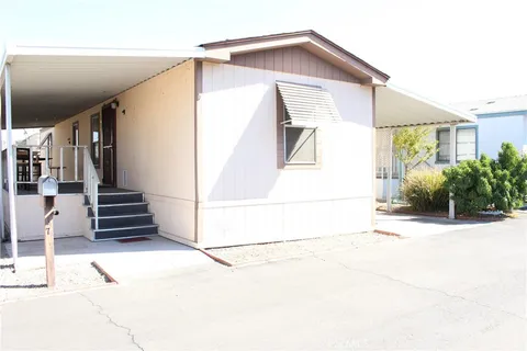 530 W Devonshire Avenue Unit 37, Hemet, CA 92543