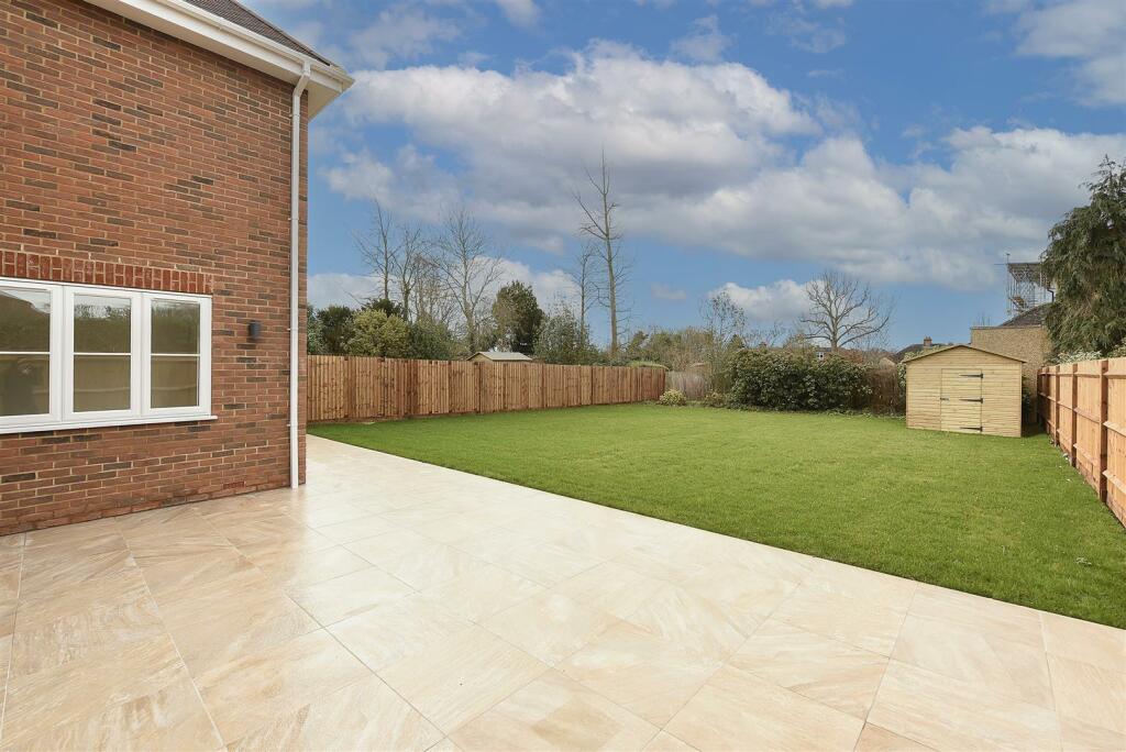 Additional image 12 of Woodstock Road North, St. Albans