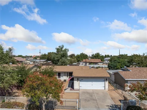 16028 Smoke Tree Street, Hesperia, CA 92345