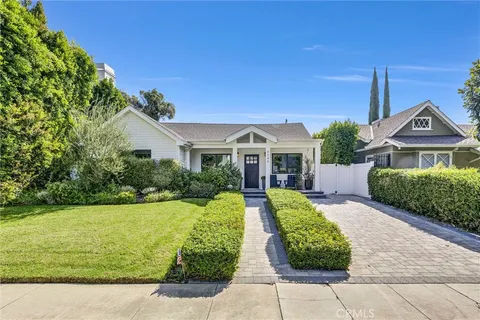 4544 Van Noord Avenue, Studio City, CA 91604
