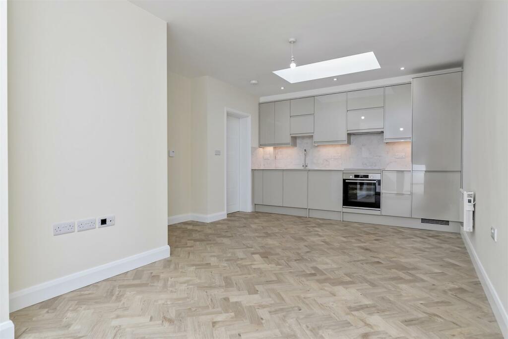 Additional image 12 of Victoria Street, St. Albans