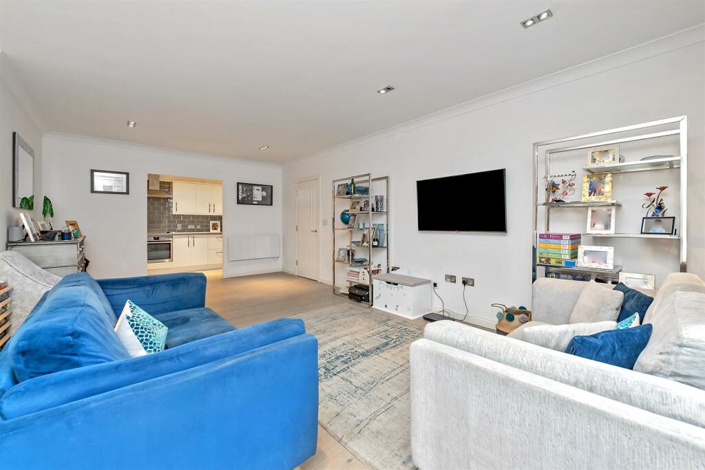 Additional image 5 of London Road, St Albans