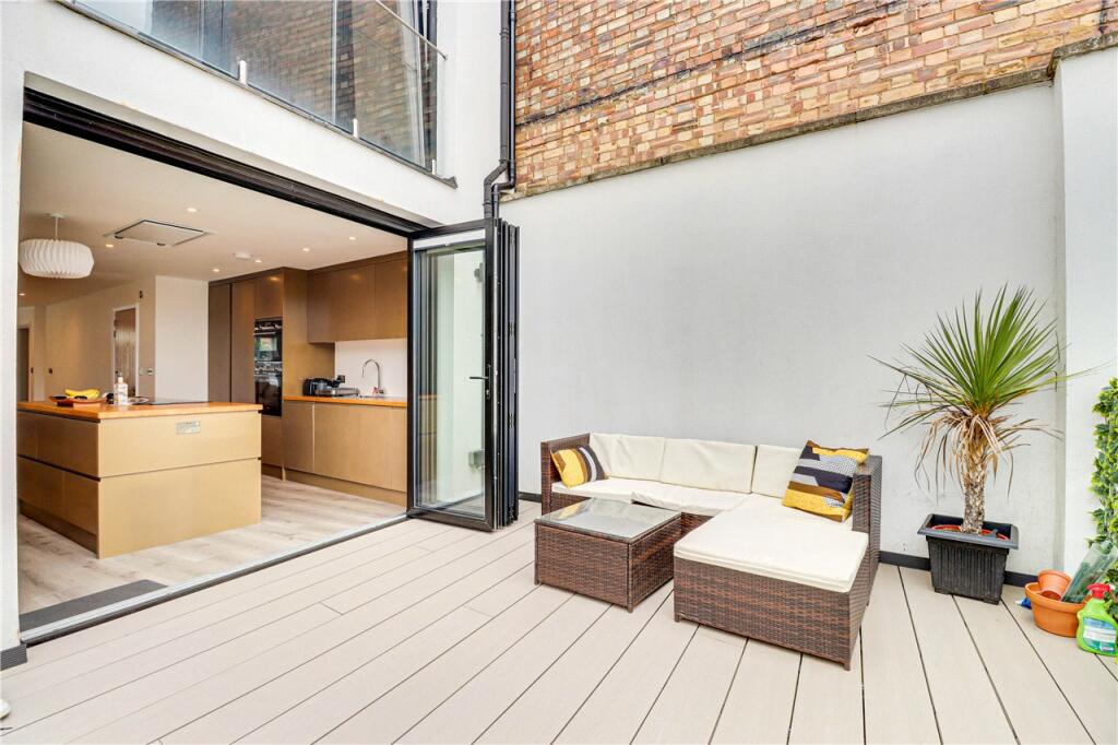 Additional image 4 of Victoria Street, St. Albans, Hertfordshire