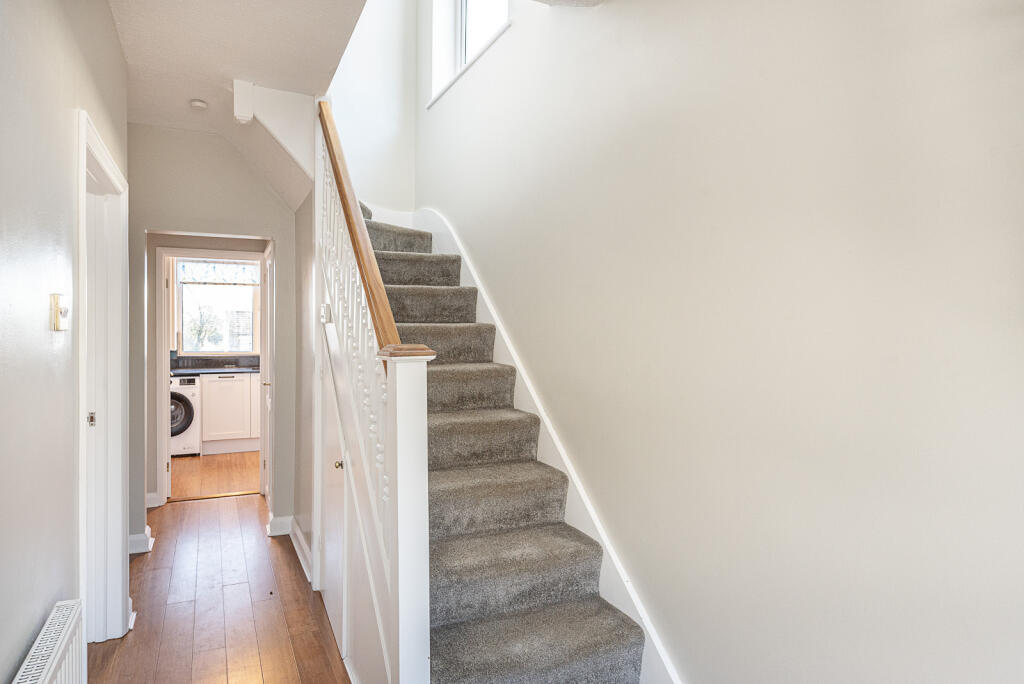 Additional image 11 of Dickens Close, St Albans, Herts, AL3