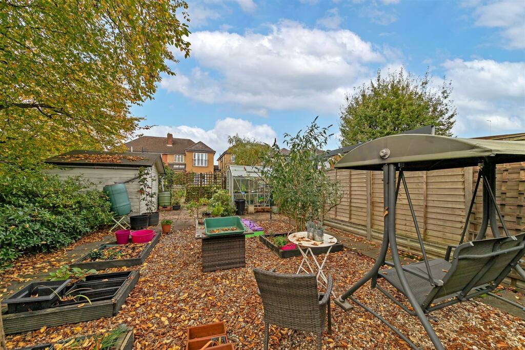 Additional image 32 of Longacres, St. Albans