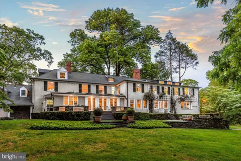 9012 Crefeld Street, Philadelphia, PA 19118