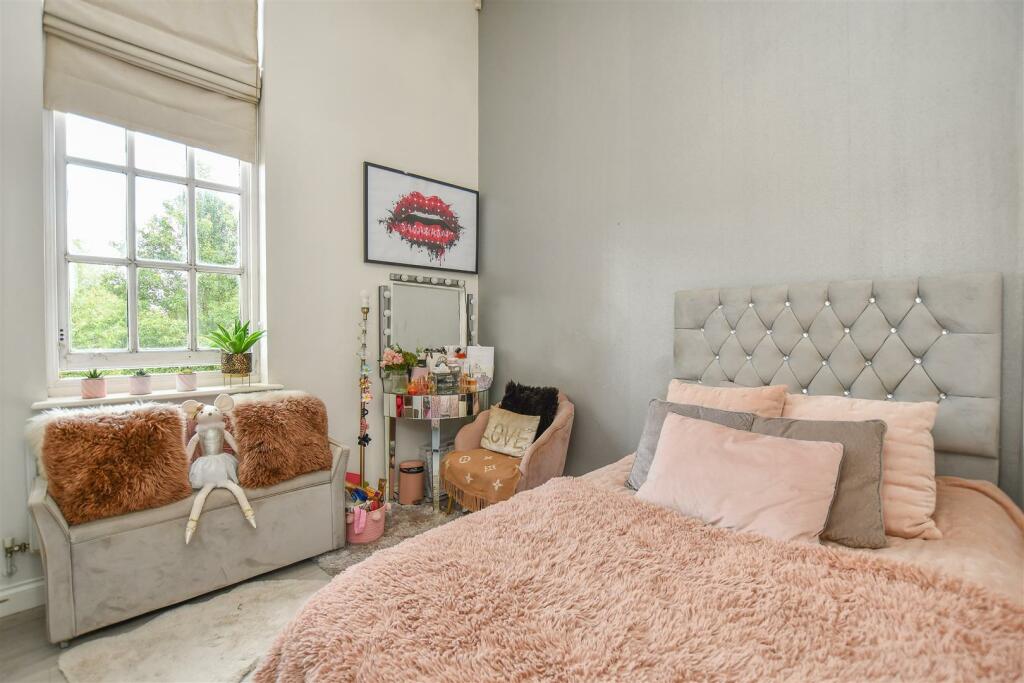 Additional image 12 of Beningfield Drive, Napsbury Park, St. Albans, AL2