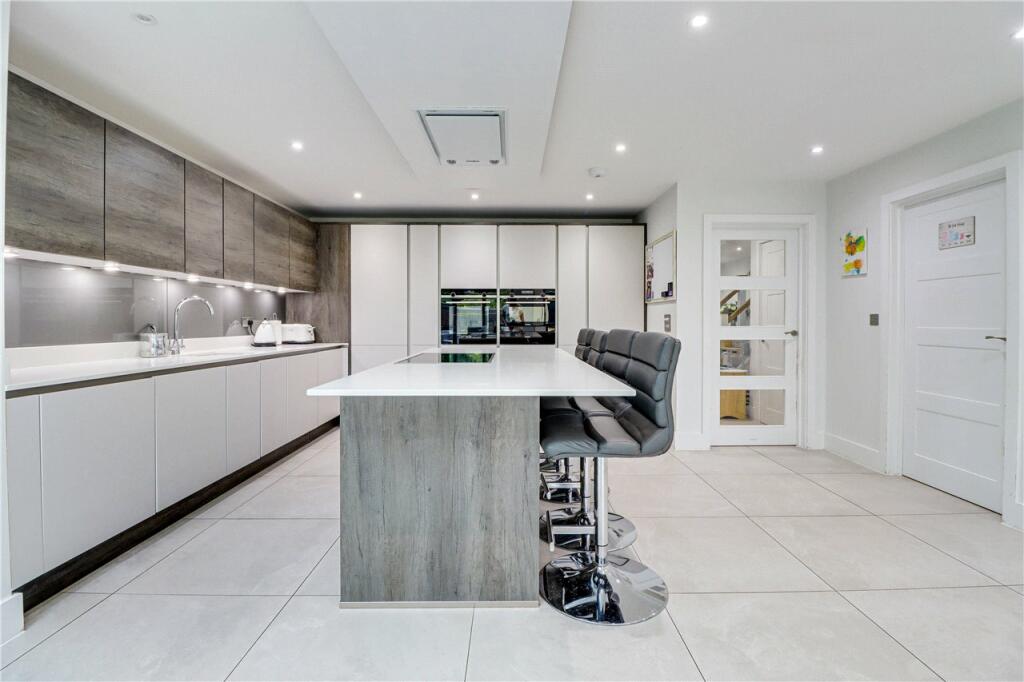 Additional image 9 of Park Street Lane, Park Street, St. Albans, AL2