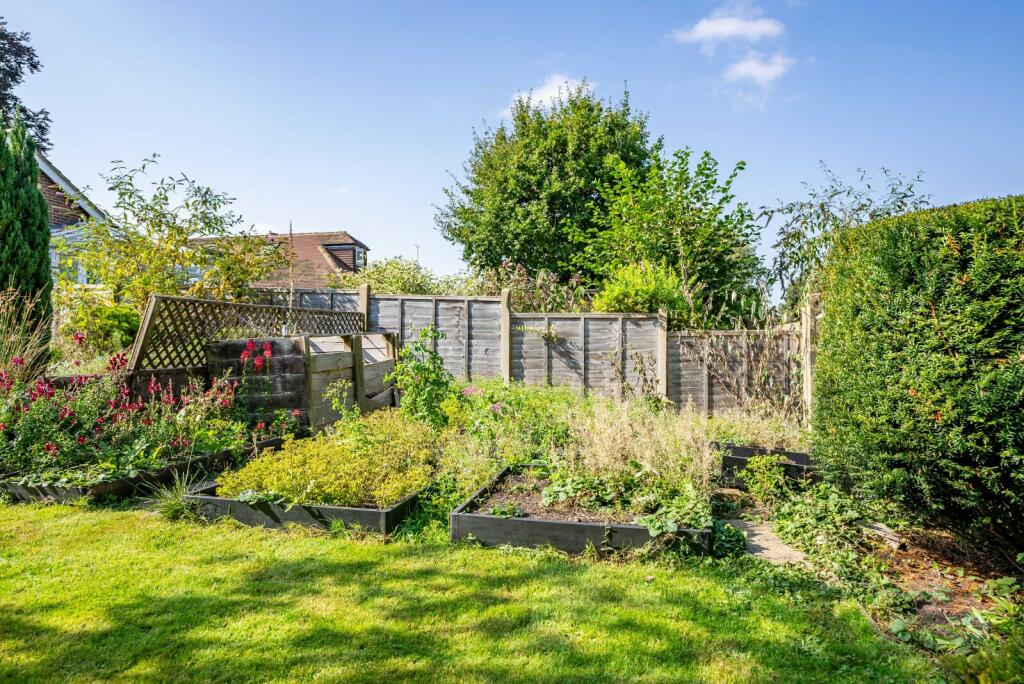 Additional image 19 of Walkers Close, Harpenden, Hertfordshire, AL5