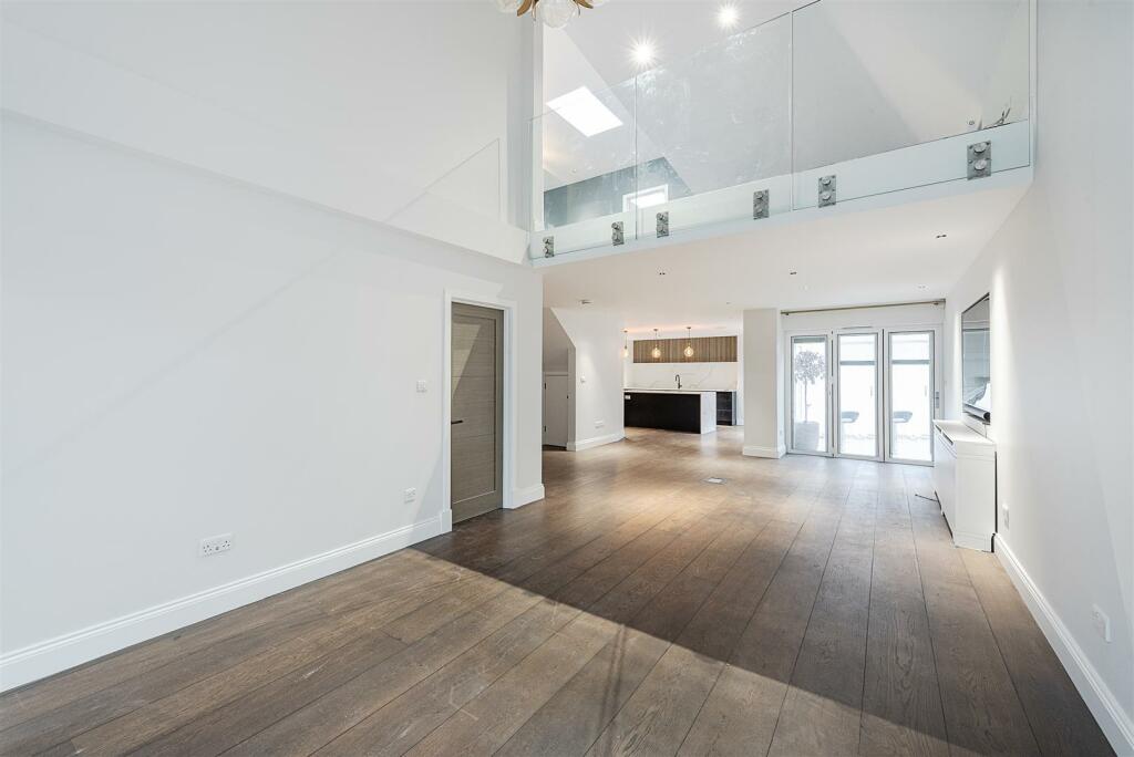 Additional image 11 of Burston Drive, Park Street, St. Albans