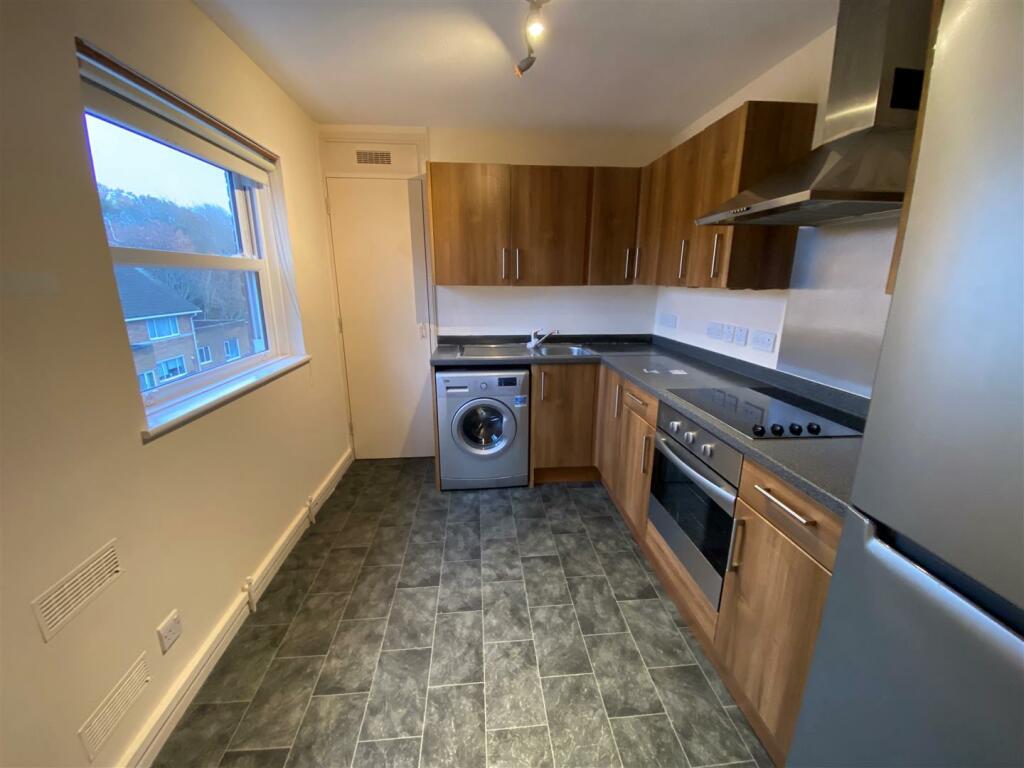 Additional image 7 of 2 Bedroom Flat