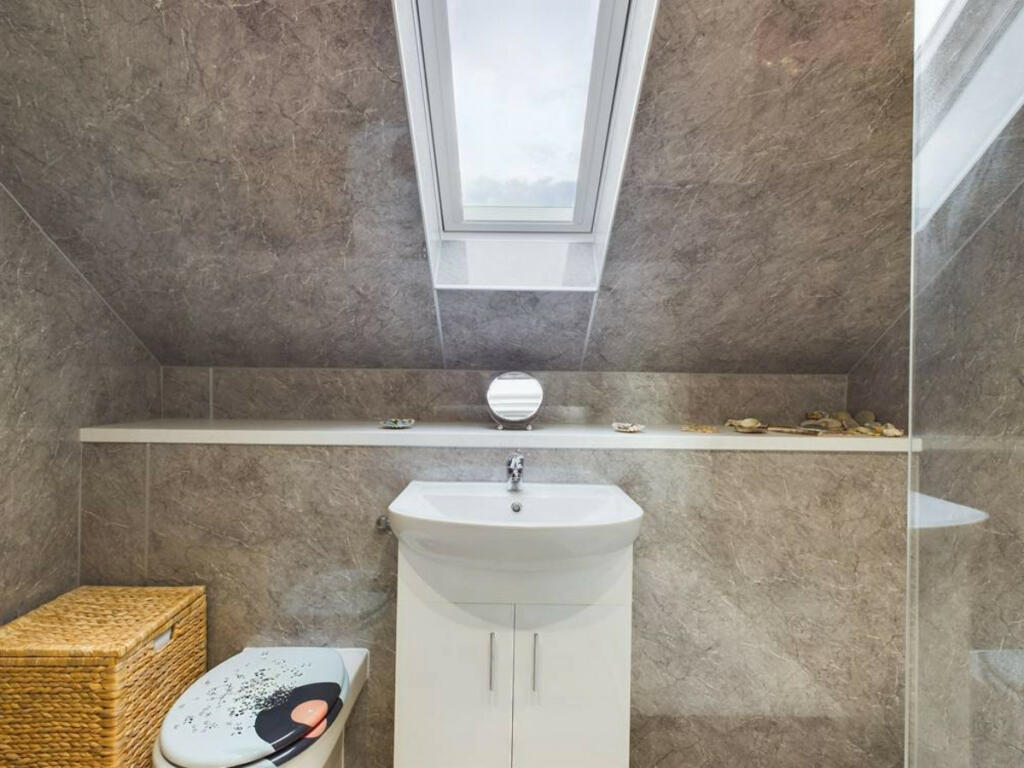 Additional image 19 of Victoria Gardens, Banff, AB45