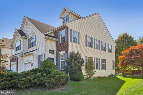 5627 Spring Ridge Drive W, Macungie, PA 18062